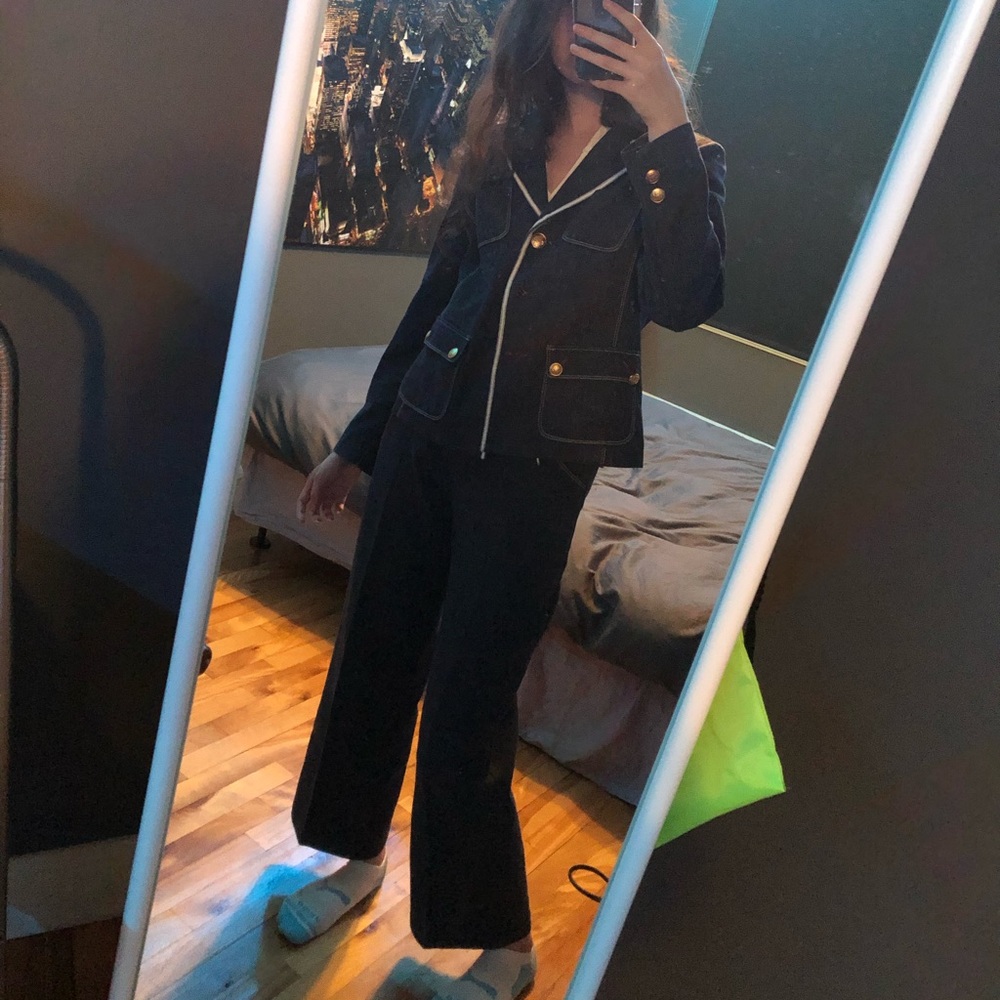 Marine style ensemble in denim